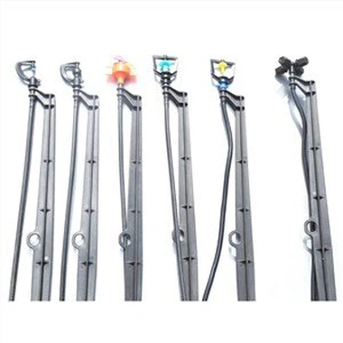 Zavlažovací postrekovač na hrote